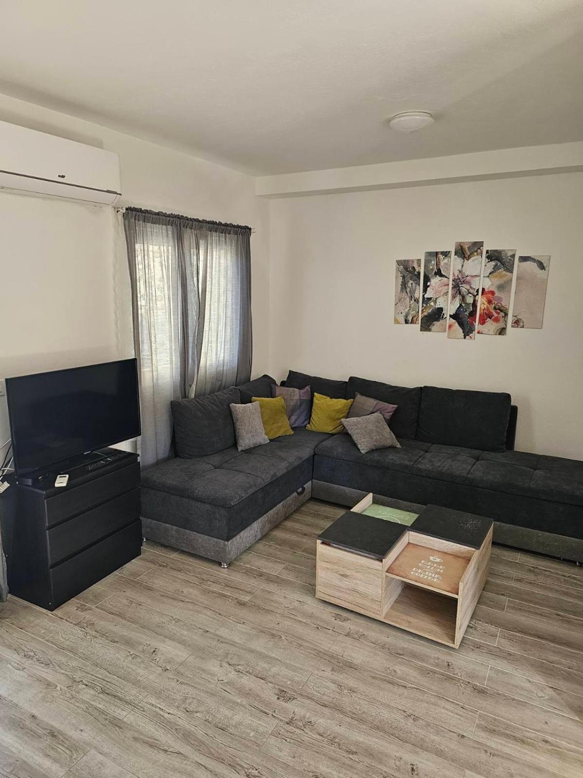 Apartmani Alma Podgora Exterior photo